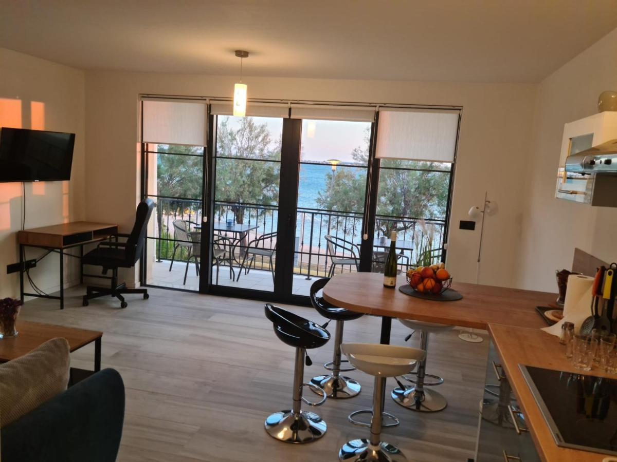 Appartments Akrapovic Vrsi Eksteriør billede