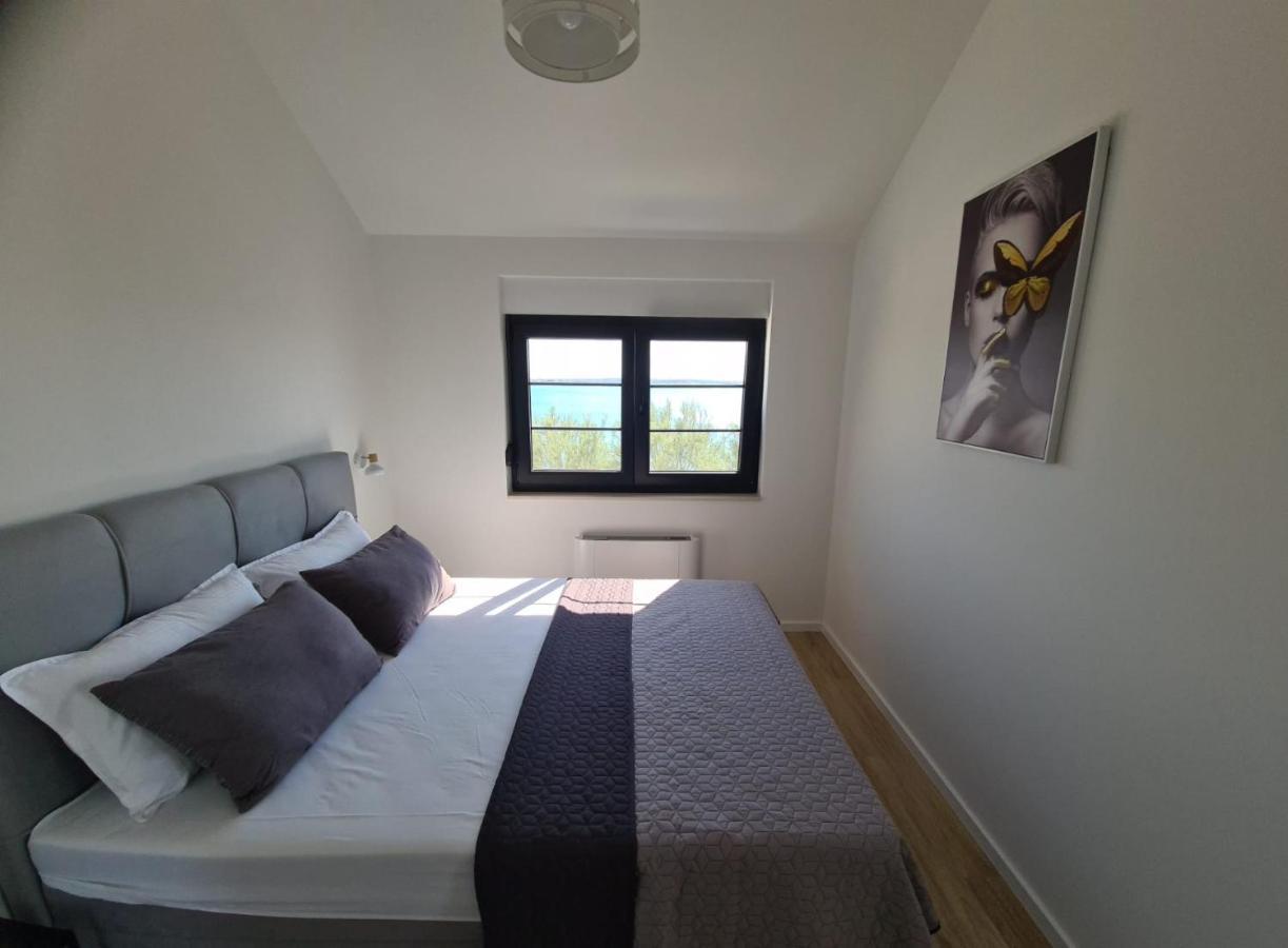 Appartments Akrapovic Vrsi Eksteriør billede